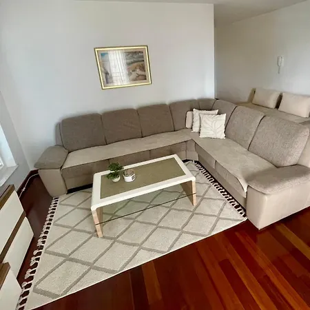 On The Mare アパート マカルスカ