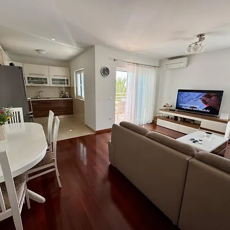 Apartment On The Mare