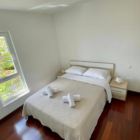 On The Mare Apartment *