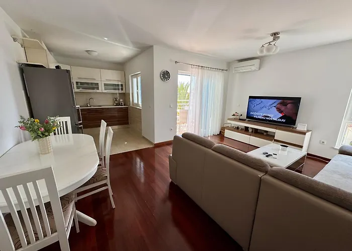 Apartment On The Mare